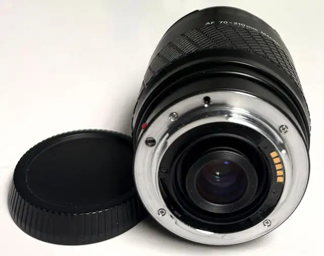Yashica AF 70-210mm f/4-5.6 Macro Zoom Lens - Photo 4