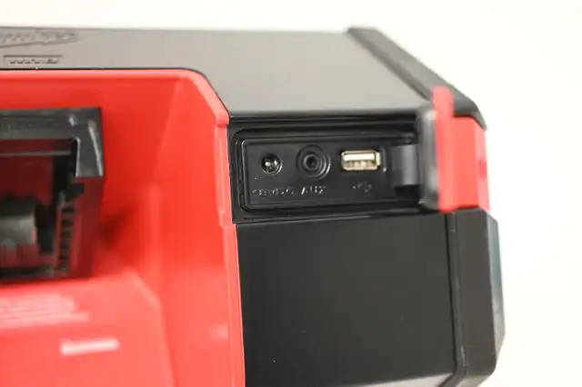 Milwaukee Jobsite Speaker M18/M12 Cordless Wireless Tool Only - Photo 9