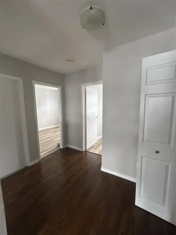 ☀️ Bright & Spacious 2-Bedroom Apartment — $1,600 All-Inclusive - Photo 2