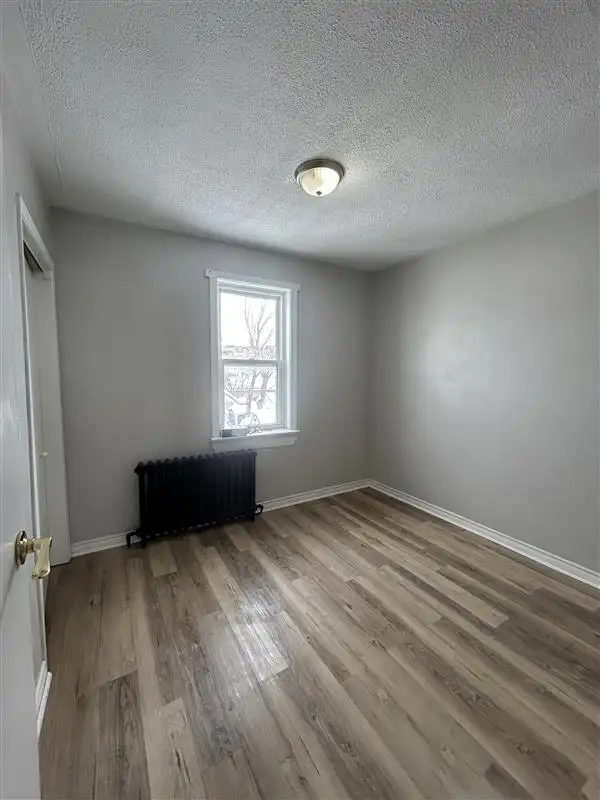 ☀️ Bright & Spacious 2-Bedroom Apartment — $1,600 All-Inclusive - Photo 6