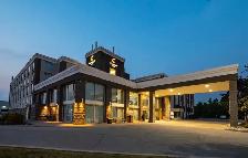 fulltime housekeeping job near airport hotel