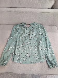 green flower shirt