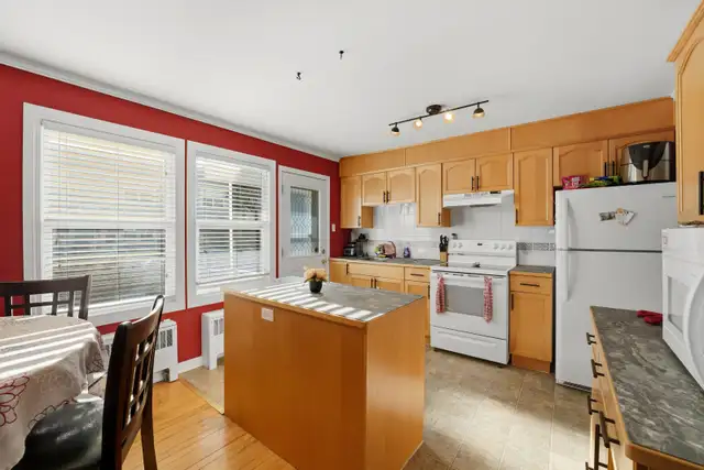 2 BED 1 BATH CONDO FOR SALE IN SPRINGBROOK 175K! - Photo 3