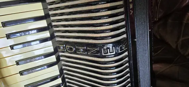 Hohner Verdi 1A Accordian - Photo 2