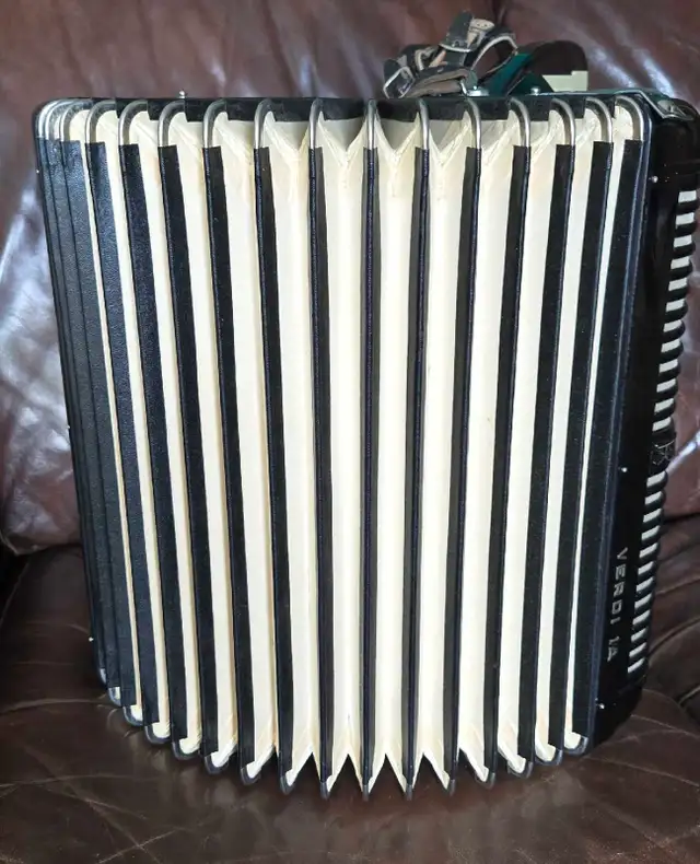 Hohner Verdi 1A Accordian - Photo 5