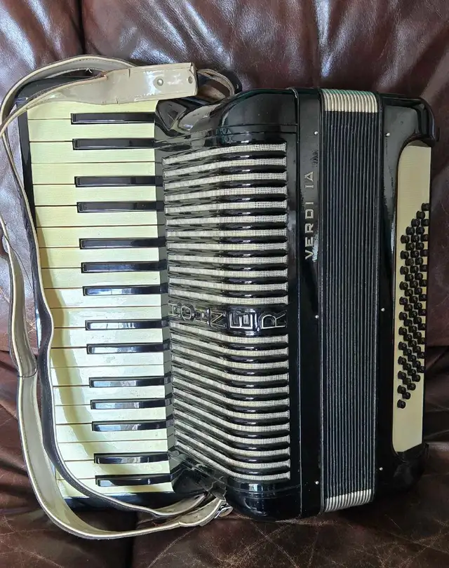 Hohner Verdi 1A Accordian - Photo 10