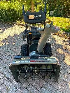 Craftsman 27 inch snowblower… 10 1/2 hp Tecumseh engine