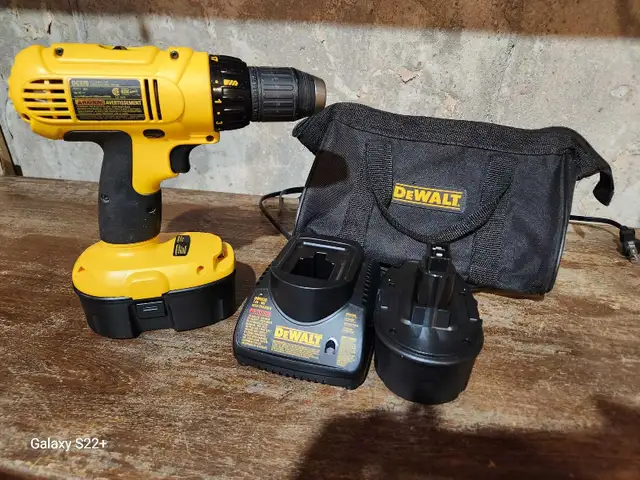 dewalt drill - Photo 2
