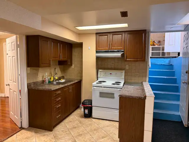 Luxury basement apartment for rent - Photo 3