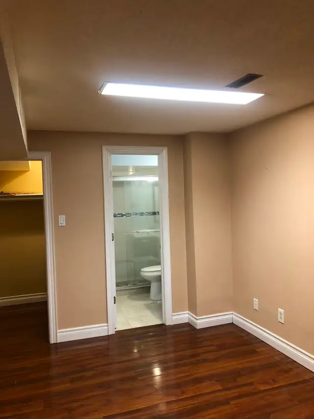 Luxury basement apartment for rent - Photo 4