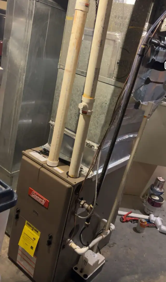HVAC Technician Service 24/7 - Photo 3