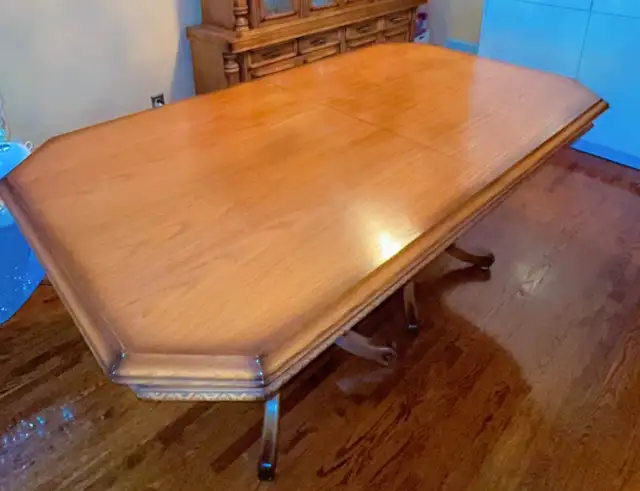 Free delivery used Wooden Dining Table with 4 chairs - Photo 2