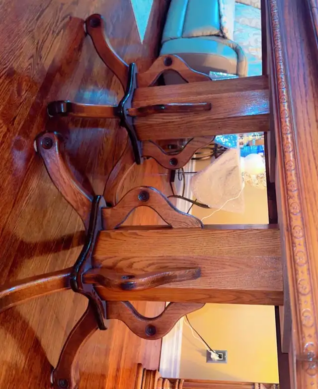 Free delivery used Wooden Dining Table with 4 chairs - Photo 6
