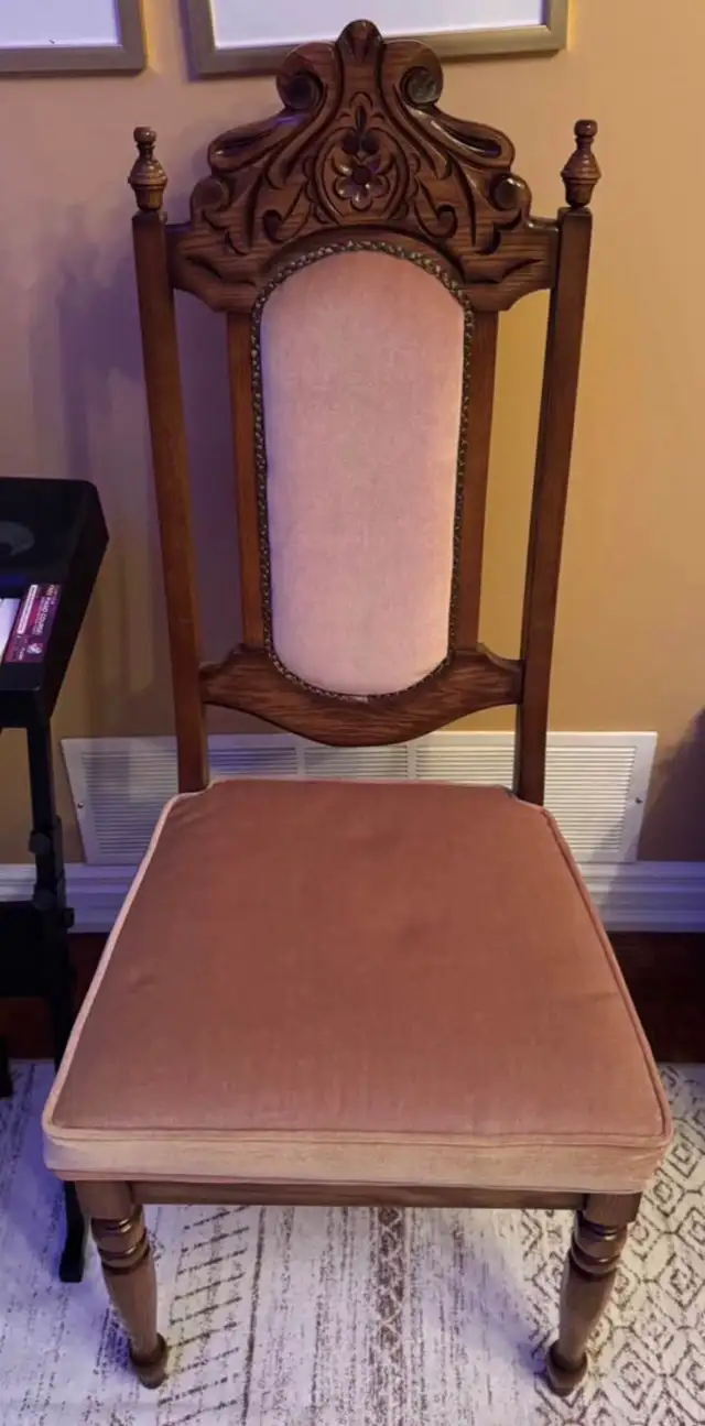 Free delivery used Wooden Dining Table with 4 chairs - Photo 7