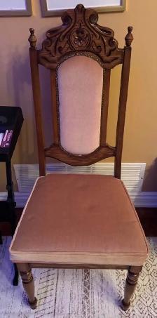 Free delivery used Wooden Dining Table with 4 chairs - Photo 7