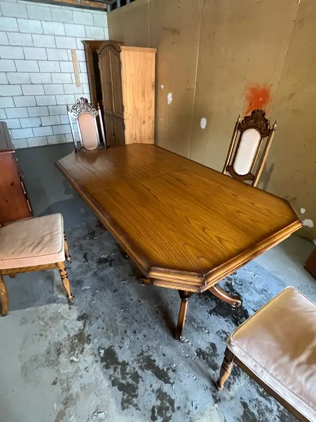 Free delivery used Wooden Dining Table with 4 chairs - Photo 10