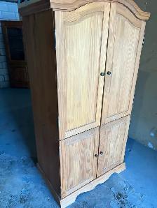 Free delivery used Wooden Wardrobe Armoire Cabinet - Photo 2