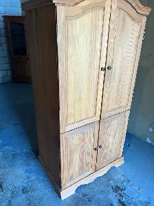 Free delivery used Wooden Wardrobe Armoire Cabinet - Photo 7
