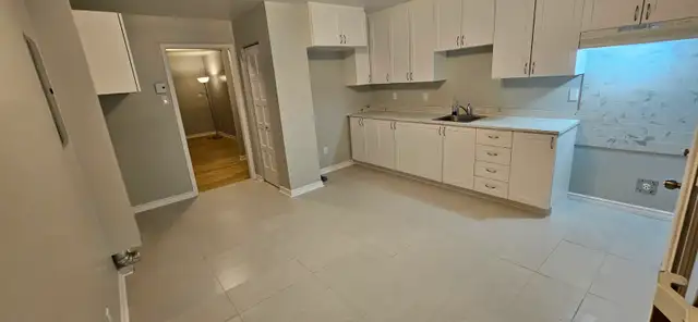 Grand 4 ½ rénové à louer Pointe-Aux-Trembles $1520/mois