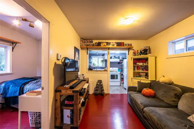 Cozy 1-Bedroom Cottage in Quiet Uphill – Steps to Parks & Trails - Photo 2