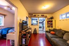 Cozy 1-Bedroom Cottage in Quiet Uphill – Steps to Parks & Trails - Photo 2