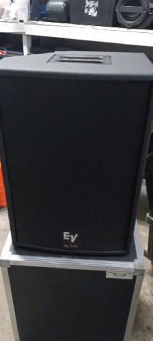 EV SXA250 POWERED SPEAKERS
