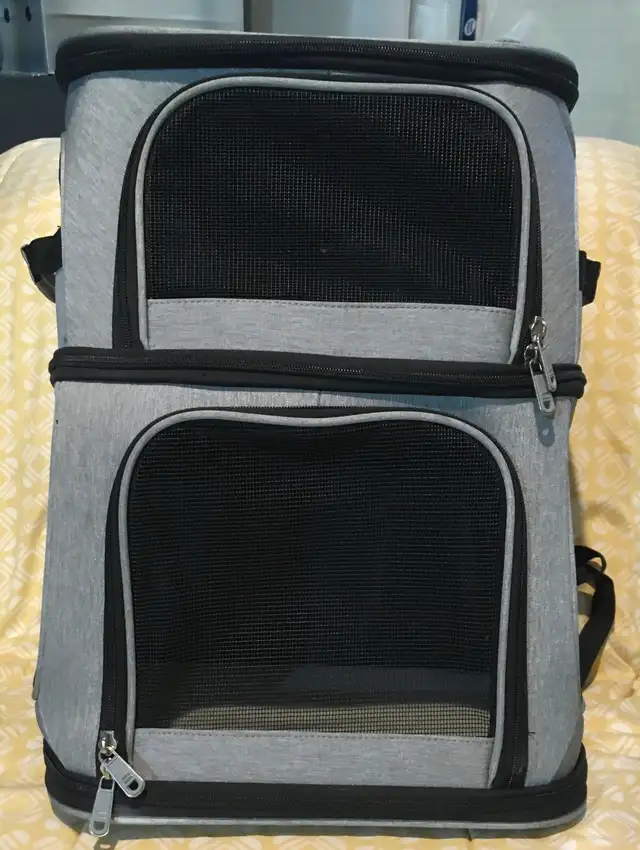 Cat carrier back pack - Photo 2