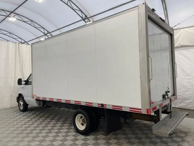 2024 Ford E-Series Cutaway - Photo 6