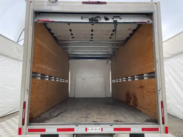 2024 Ford E-Series Cutaway - Photo 7