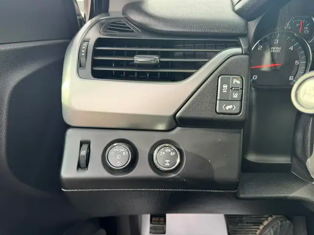 2015 Chevrolet Tahoe LT - Photo 17