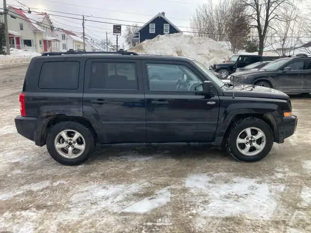 Jeep Patriot - Photo 2