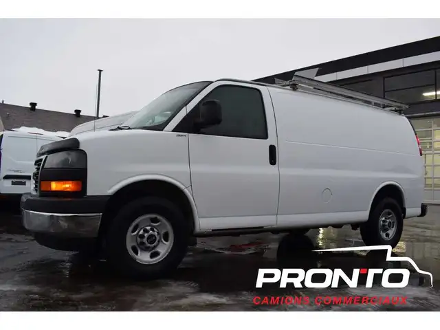 2017 GMC Savana Cargo Van 2500  4.8L V8  FULL RACK  Hitch - Photo 3