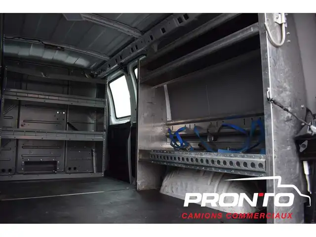 2017 GMC Savana Cargo Van 2500  4.8L V8  FULL RACK  Hitch - Photo 9