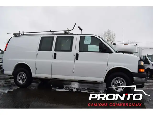 2017 GMC Savana Cargo Van 2500  4.8L V8  FULL RACK  Hitch - Photo 12
