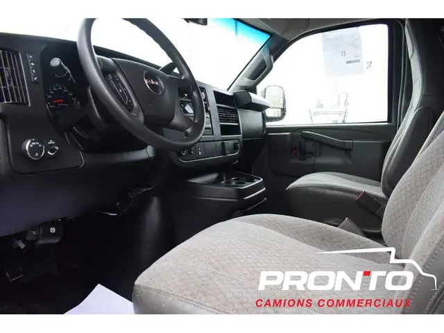 2017 GMC Savana Cargo Van 2500  4.8L V8  FULL RACK  Hitch - Photo 14