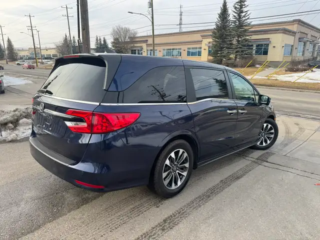 2022 Honda Odyssey EX-L - Photo 4