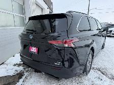 2022 Toyota Sienna LE 8-Passenger - Photo 3