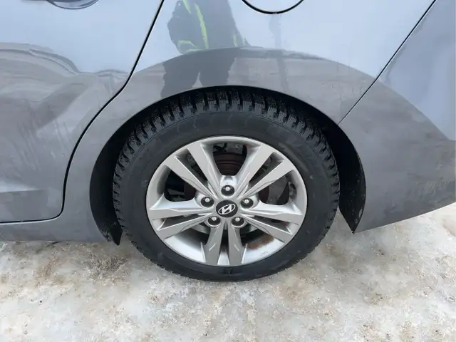 2017 HYUNDAI ELANTRA SE - Photo 12
