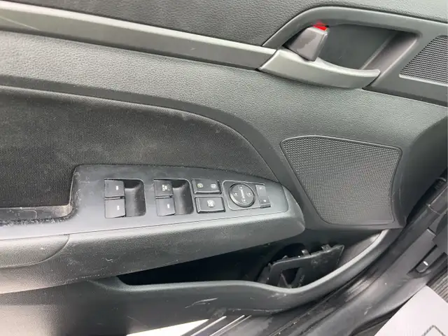 2017 HYUNDAI ELANTRA SE - Photo 24