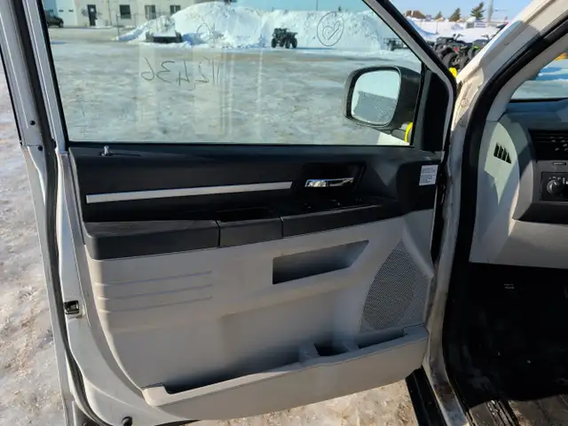 2010 Dodge Grand Caravan - Photo 15