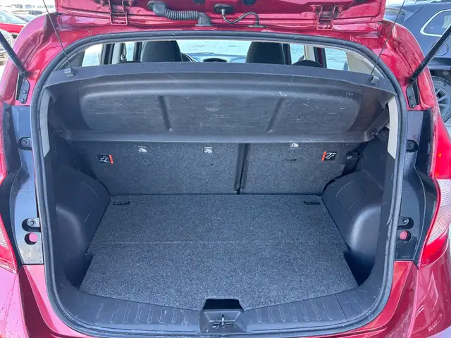 2017 Nissan Versa Note SR 1.6 • Heated Seats - Photo 6