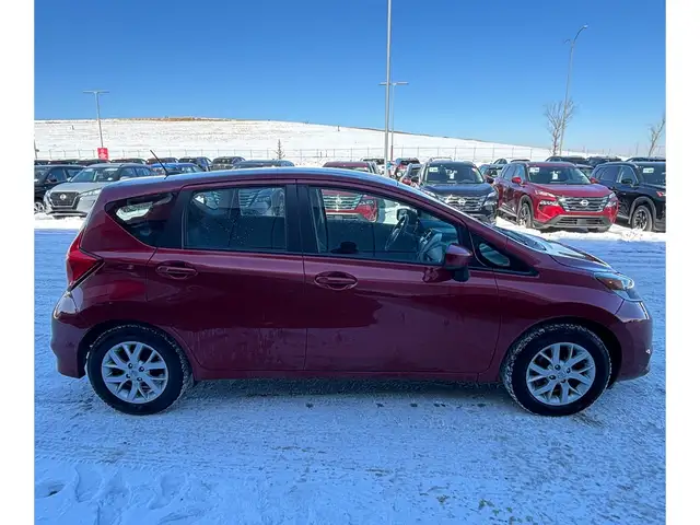 2017 Nissan Versa Note SR 1.6 • Heated Seats - Photo 8