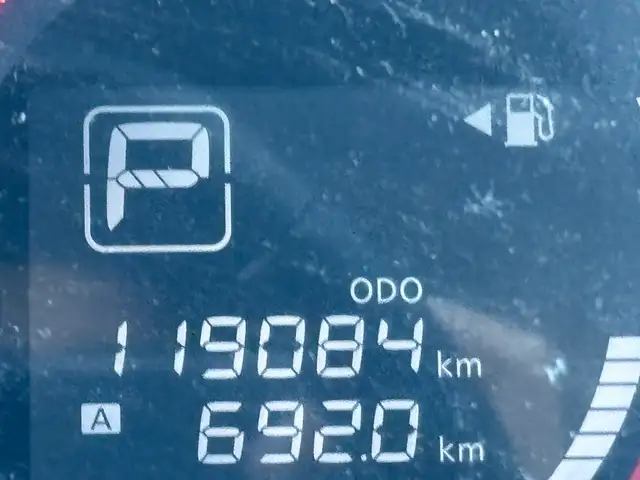 2017 Nissan Versa Note SR 1.6 • Heated Seats - Photo 16