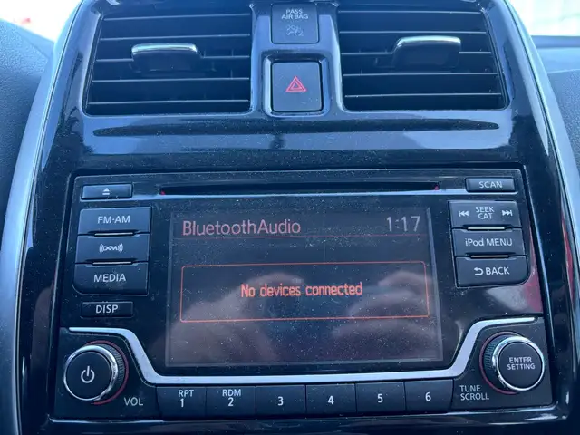 2017 Nissan Versa Note SR 1.6 • Heated Seats - Photo 19