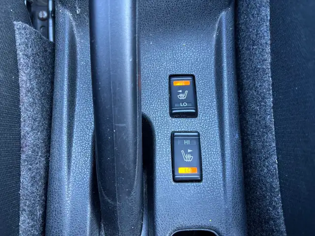 2017 Nissan Versa Note SR 1.6 • Heated Seats - Photo 22