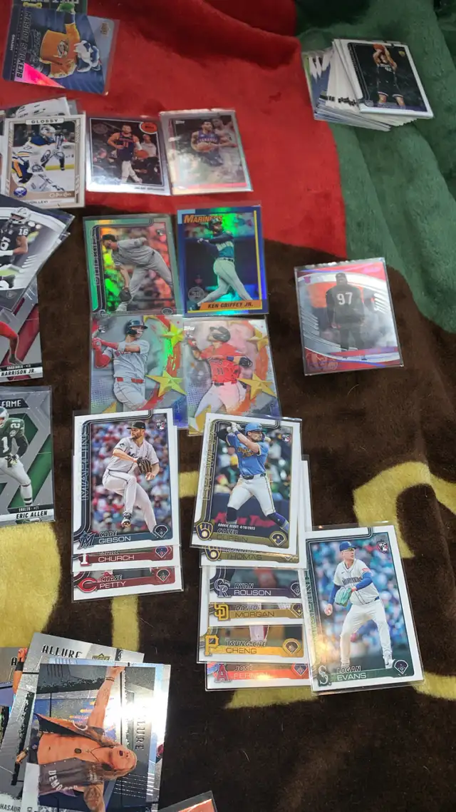 Card Collection $100 - Photo 5