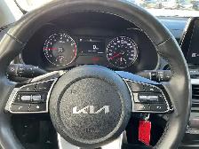 2023 Kia Forte - Photo 13