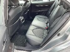 2022 Toyota Camry SE - Photo 10