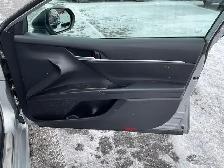 2022 Toyota Camry SE - Photo 17