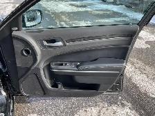 2023 Chrysler 300 Touring-L - Photo 18